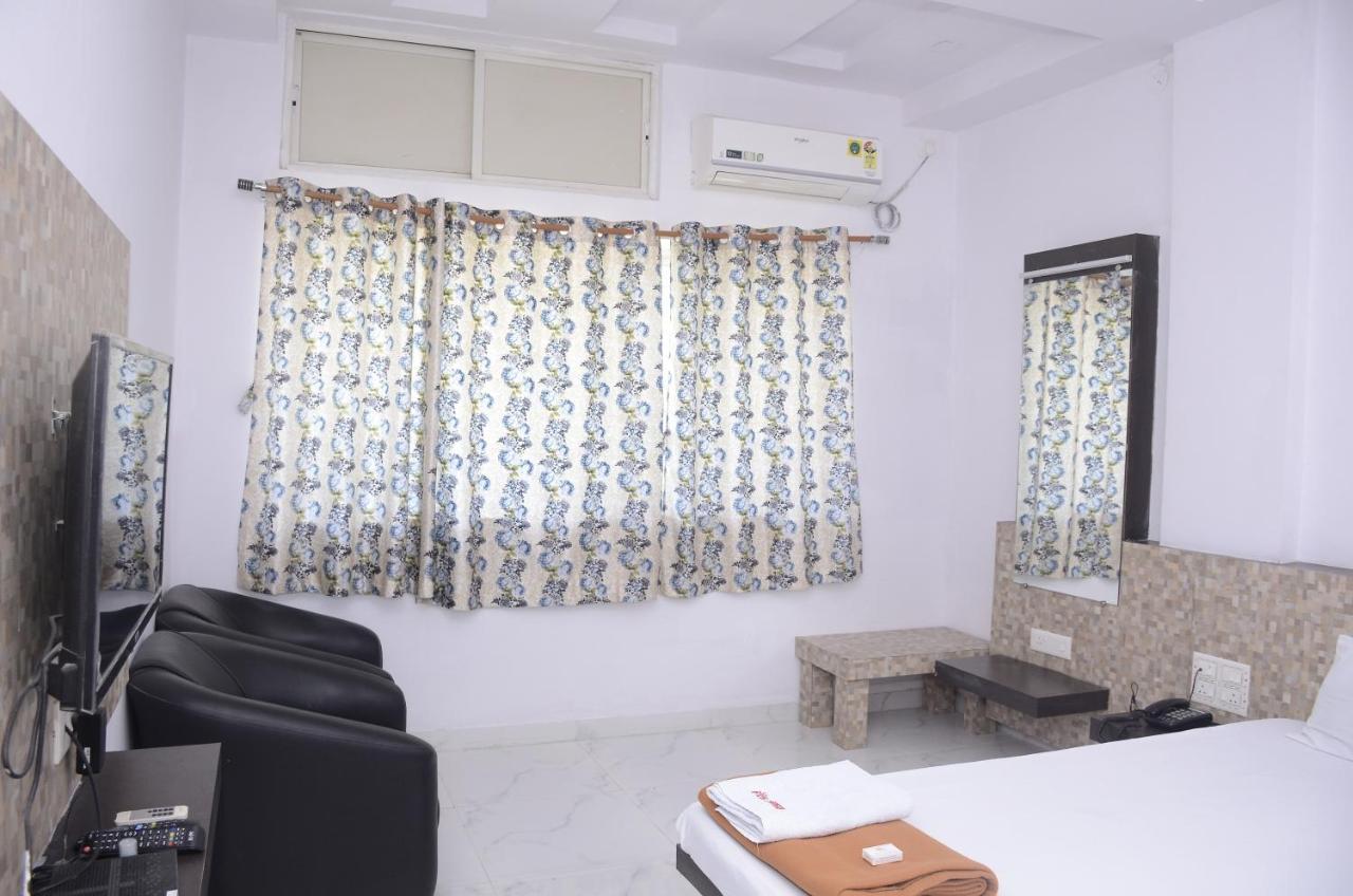 Hotel Mangalam Kurandvad Εξωτερικό φωτογραφία