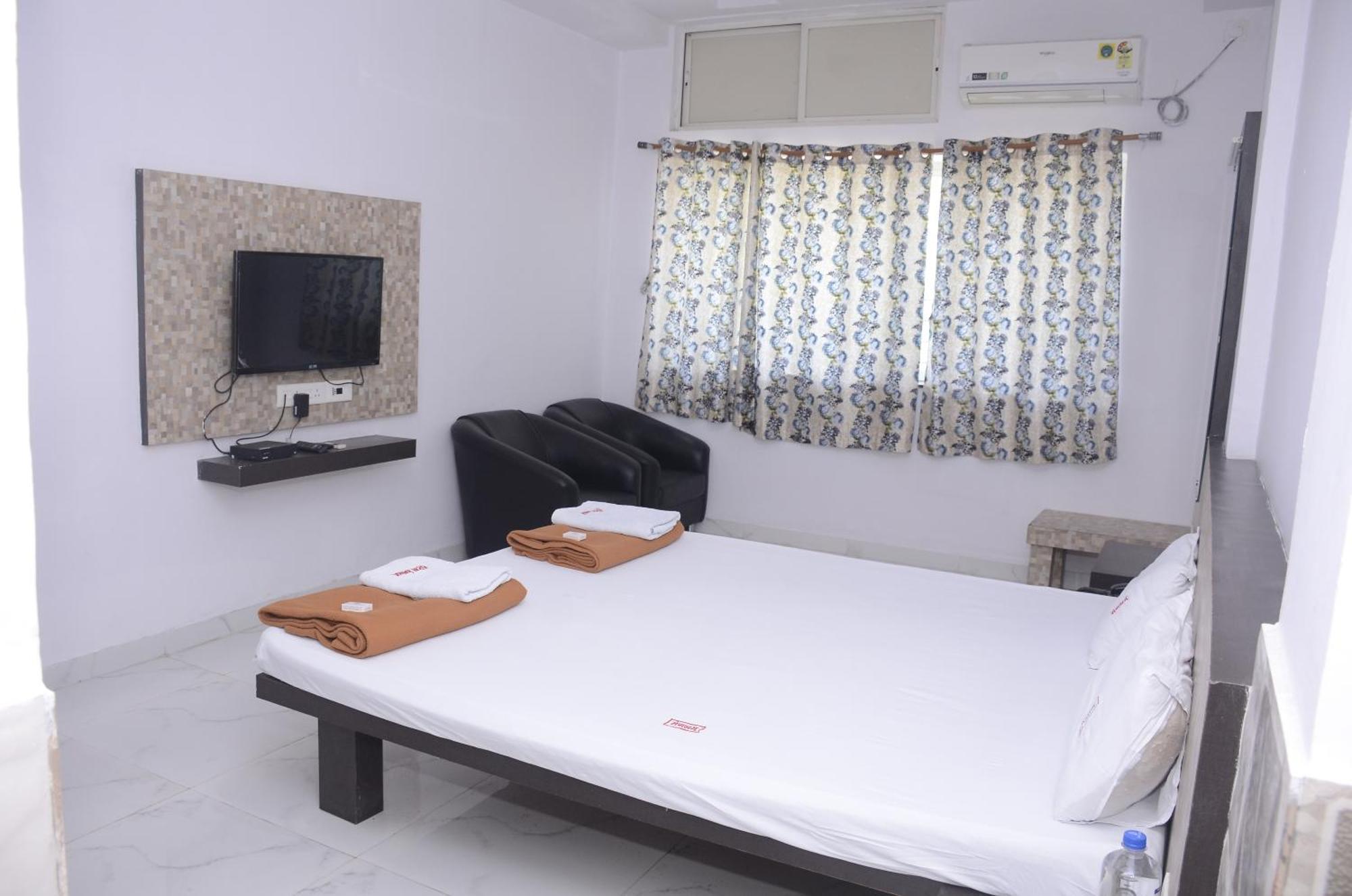 Hotel Mangalam Kurandvad Εξωτερικό φωτογραφία