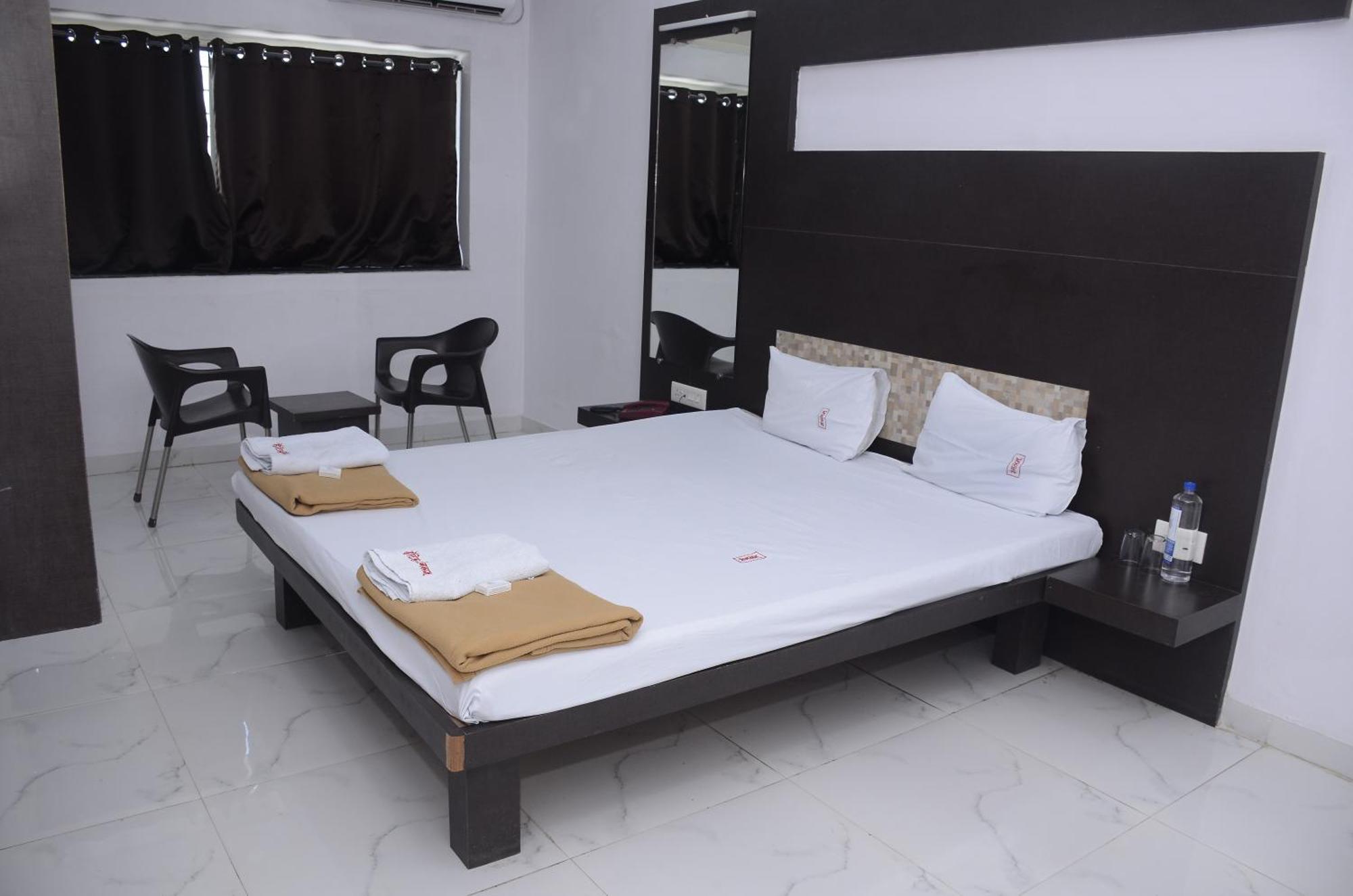 Hotel Mangalam Kurandvad Εξωτερικό φωτογραφία